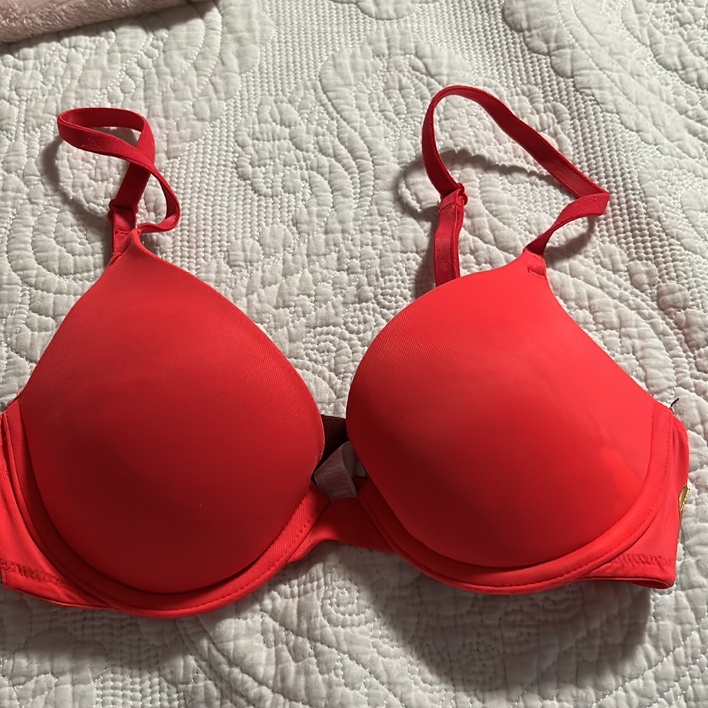 Victorias Secret Bra 32B